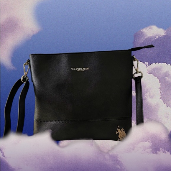 U.S. Polo Assn. Handbags - Vintage U.S. Polo Assn.Tan Interior crossbody purse